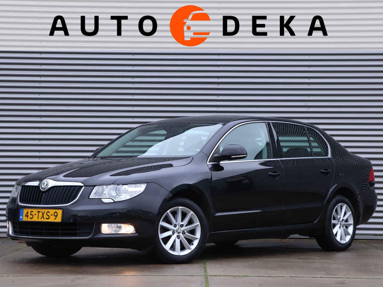 Skoda Superb - 1.4 TSI Greentech Ambition Business Line *Navigatie*Xenon*Trekhaak* - AutoWereld.nl