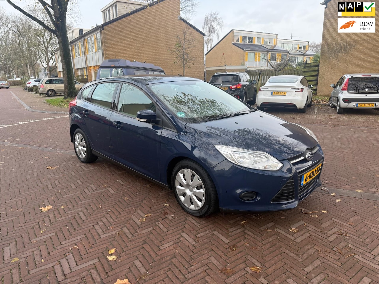 Ford Focus - AUTOMAAT / Airco / 5 deurs / Leuke auto - AutoWereld.nl