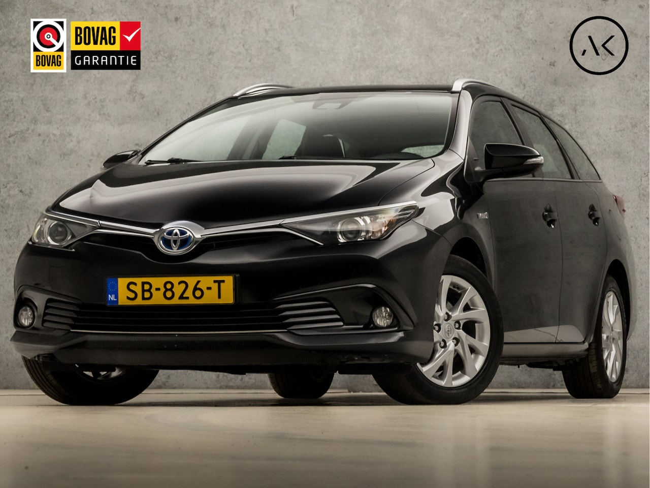 Toyota Auris Touring Sports - 1.8 Hybrid Sport Automaat (NAVIGATIE, CLIMATE, CAMERA, SPORTSTOELEN, KEYLESS, BLUETOOTH, C - AutoWereld.nl