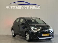 Toyota Aygo - 1.0 VVT-i x-play Zwart Carplay | Xenon | Cruise