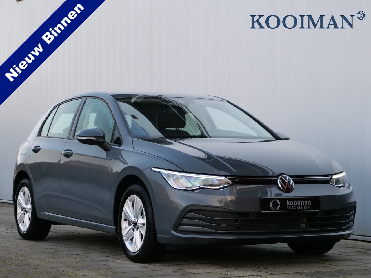 Volkswagen Golf - 1.0 eTSI Life Business 111 Pk Automaat Navigatie / Apple Carplay / DAB / Camera - AutoWereld.nl