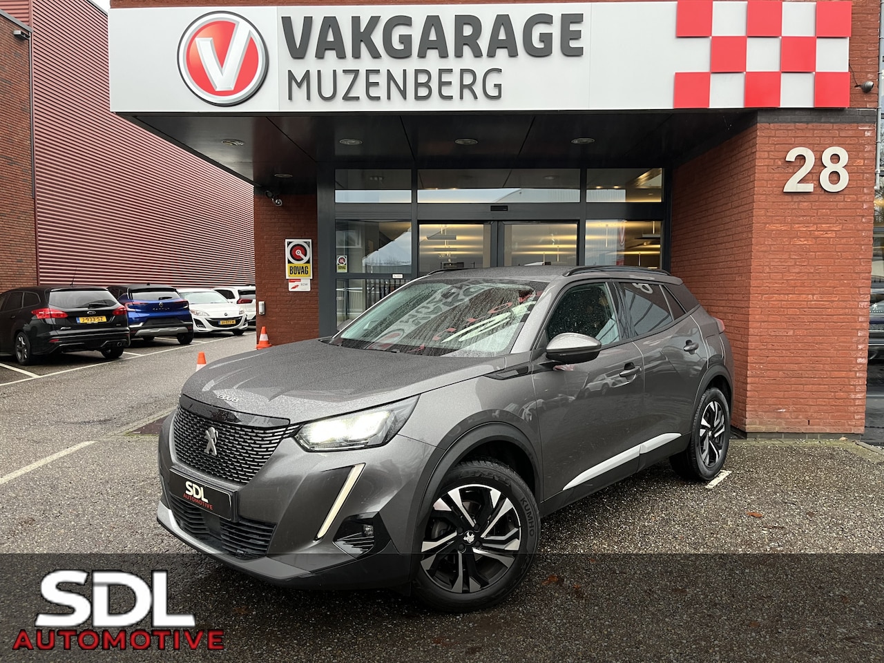 Peugeot 2008 - 1.2 PureTech Allure // LED // HALF LEDER // KEYLESS // CAMERA+SENSOREN // APPLE-ANDROID AU - AutoWereld.nl