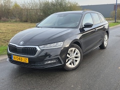 Skoda Octavia Combi - 1.0 e-TSI Business Edition Automaat | Trekhaak | Adaptieve Cruise Control