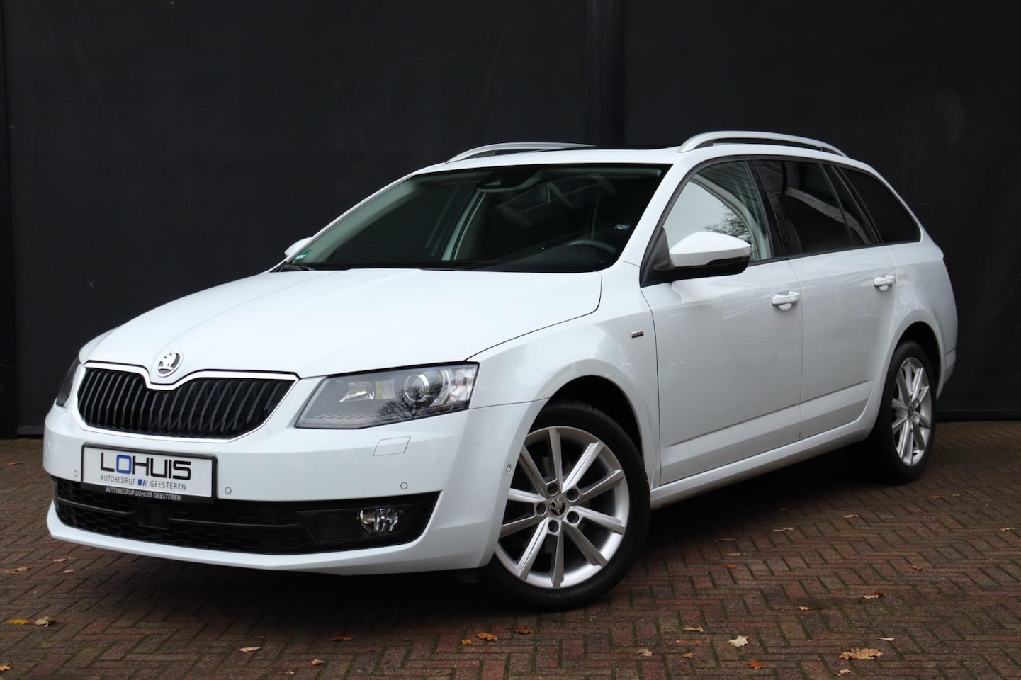 Skoda Octavia Combi - 1.4 TSI DSG Joy PANO | CLIMA | KEYLESS | CARPLAY - AutoWereld.nl