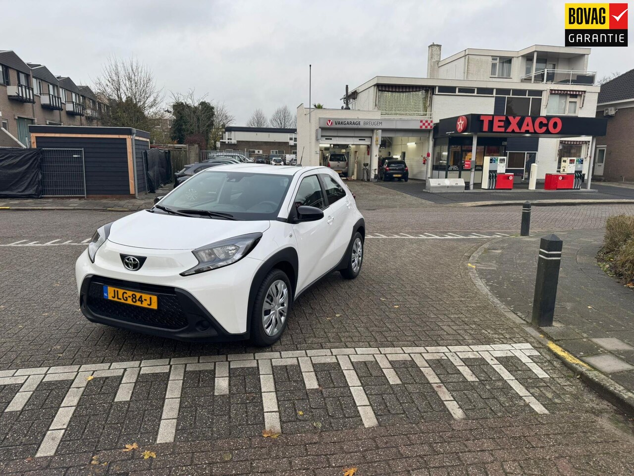 Toyota Aygo X - 1.0 VVT-i MT play 1.0 VVT-i MT Play - AutoWereld.nl