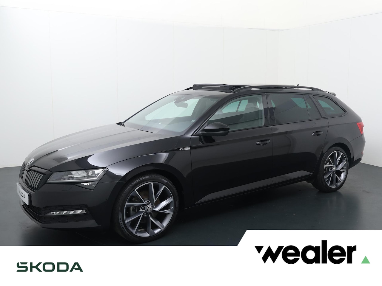 Skoda Superb Combi - 1.4 TSI iV Sportline Business | 218 PK | SoH 97% | Panoramadak | 360 Graden camera | Adapt - AutoWereld.nl