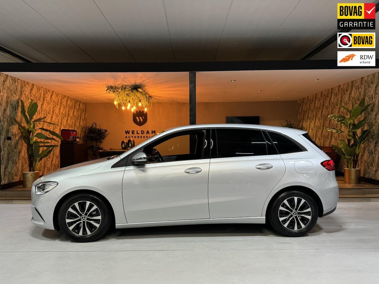 Mercedes-Benz B-klasse - 180 Business Solution NAP Garantie Carplay Camera Elek. Achterklep Led Cruise Clima Navi R - AutoWereld.nl