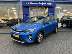 Kia Stonic - 1.0 T-GDi MHEV DynamicLine Automaat 1ste eigenaar Fabrieksgarantie Trekhaak afneembaar inf