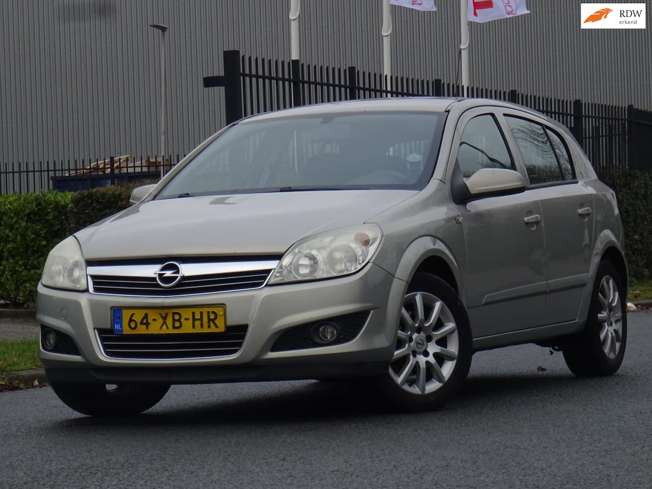 Opel Astra - 1.6 AUTOMAAT NAP/CAMERA/AIRCO/CRUISE/APK 11-2026 - AutoWereld.nl
