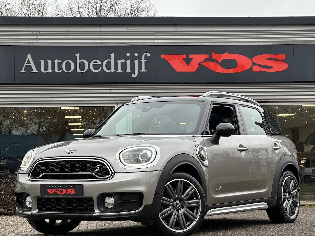 MINI Countryman - Mini 2.0 Cooper S E ALL4 | Panodak | Keyless | Navi | - AutoWereld.nl