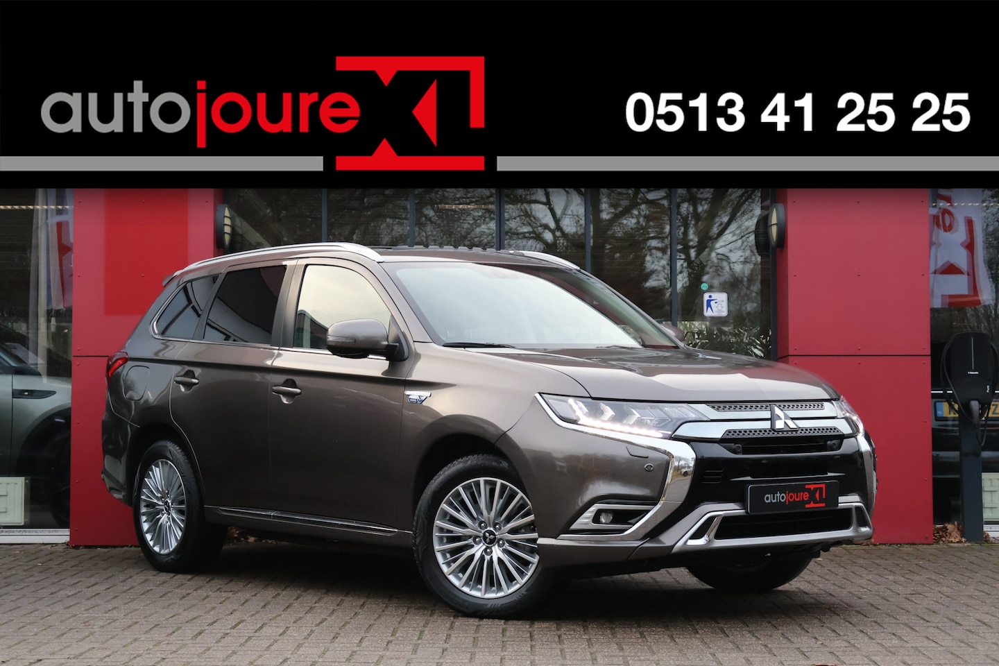Mitsubishi Outlander - 2.4 PHEV Intense+ | Origineel NL | Schuifdak | Trekhaak | Camera | - AutoWereld.nl