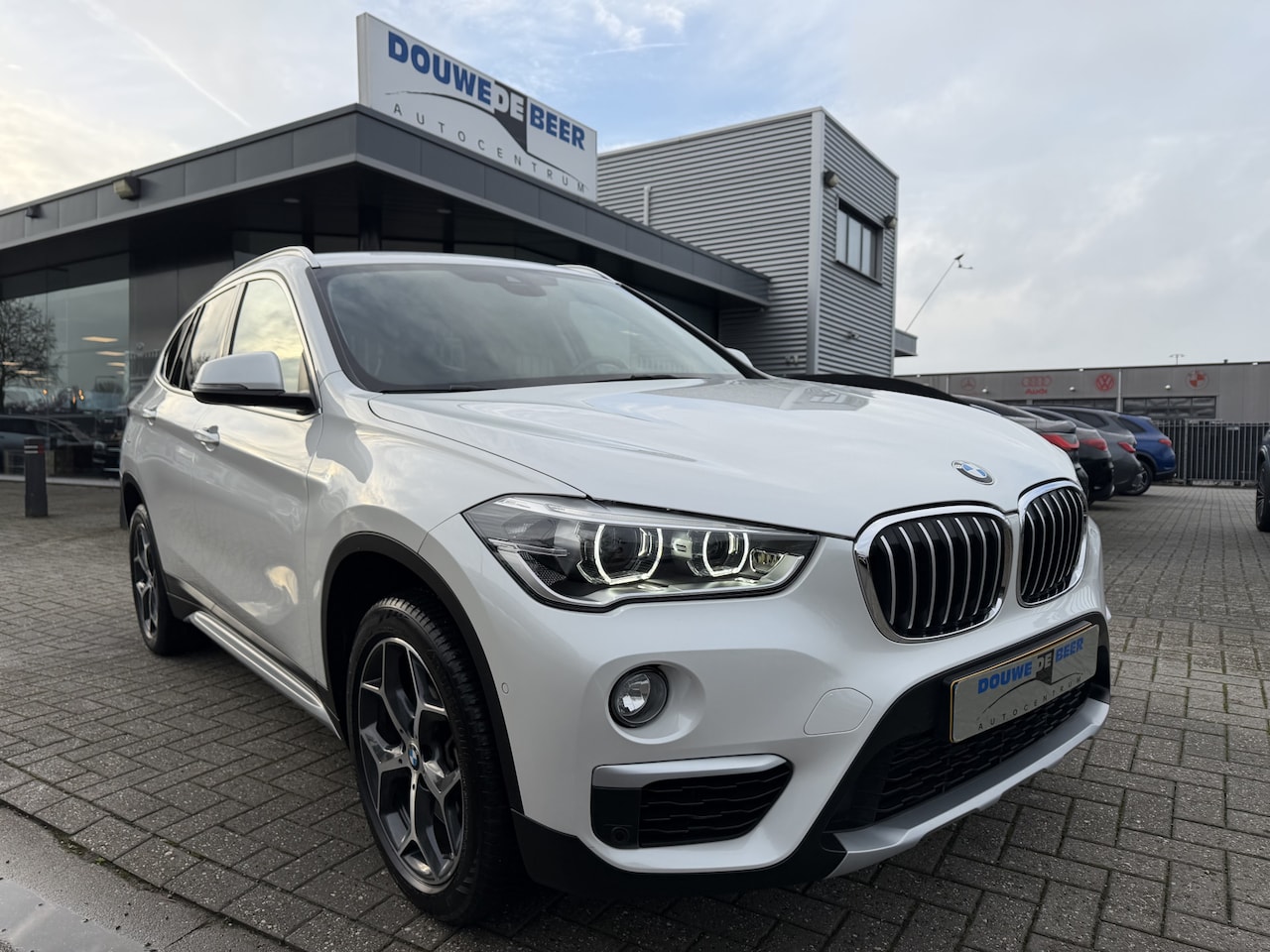 BMW X1 - sDrive20i xLine Trekhaak | HUD | Stoelverw. | Leer - AutoWereld.nl