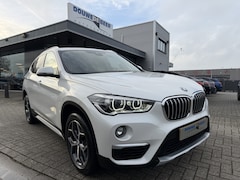 BMW X1 - sDrive20i xLine Trekhaak | Harman Kardon | HUD | Stoelverw. | Leer