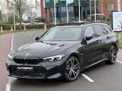 BMW 3-serie Touring - 330e M-Sport Pano H&K ACC Trekhaak
