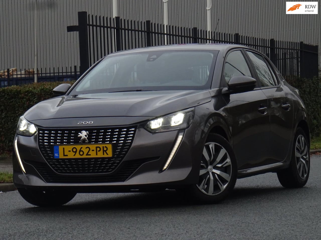 Peugeot 208 - 1.2 PureTech Active LANE ASSIST/CARPLAY/NW APK - AutoWereld.nl