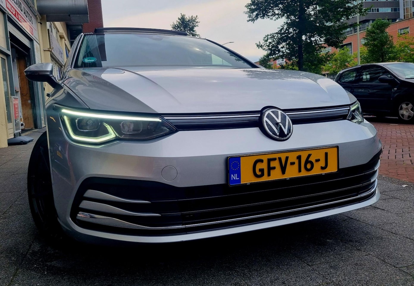 Volkswagen Golf - 1.5 eTSI R-Line Business 1.5 eTSI R-Line Business - AutoWereld.nl