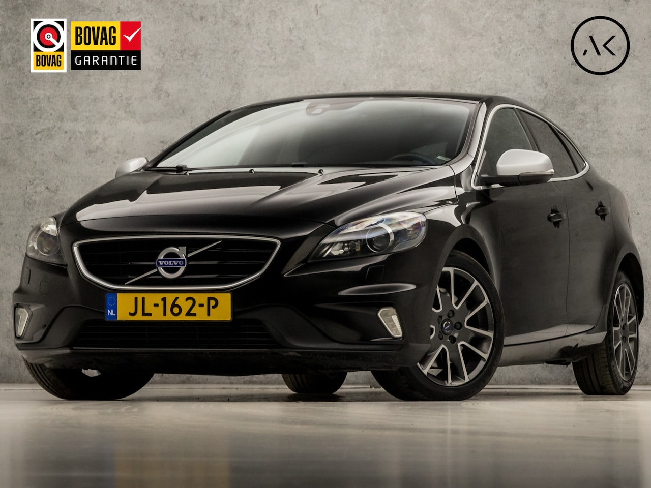 Volvo V40 - 2.0 D2 R-Design Automaat (NAVIGATIE, VIRTUAL COCKPIT, CLIMATE, LEDER/ALCANTARA, STOELVERWA - AutoWereld.nl