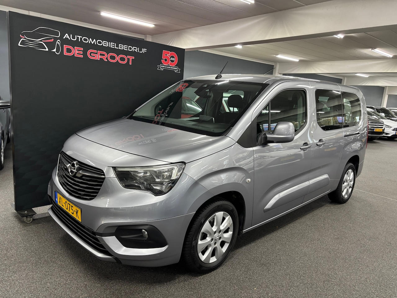 Opel Combo Tour - 1.2 Turbo L2H1 Edition 7p. NL-Auto met Navigatie, Parkeersensoren achter, Apple/Android Ca - AutoWereld.nl
