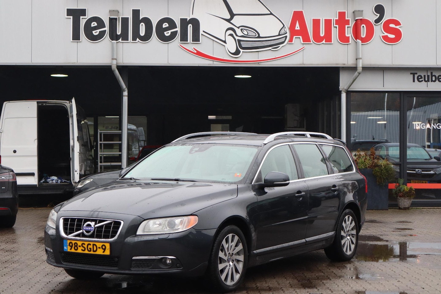 Volvo V70 - 1.6 T4 Limited Edition Schuif- kanteldak, Lederen interieur, Navigatie, Cruise control, St - AutoWereld.nl