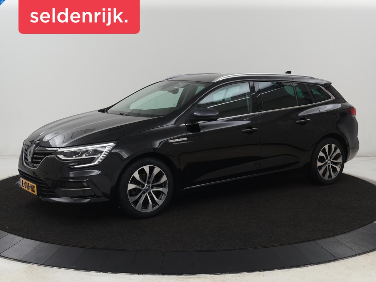 Renault Mégane E-Tech - 1.6 E-Tech Plug-In Hybrid 160 Business Edition One | Leder | Stoelverwarming | Trekhaak | - AutoWereld.nl