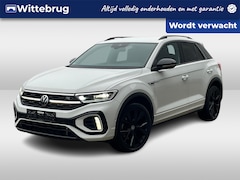 Volkswagen T-Roc - 1.5 TSI DSG R-Line / Black style / Afneembare trekhaak / Virtual cockpit Pro / 19'' LMV /