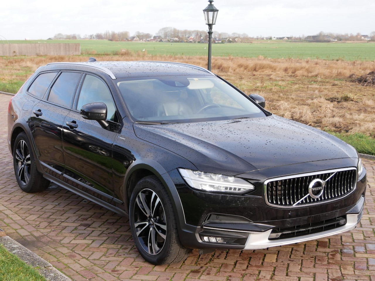 Volvo V90 Cross Country - 2.0 D4 AWD AUT. Pro LEATHER ** 13999 NETTO ** - AutoWereld.nl