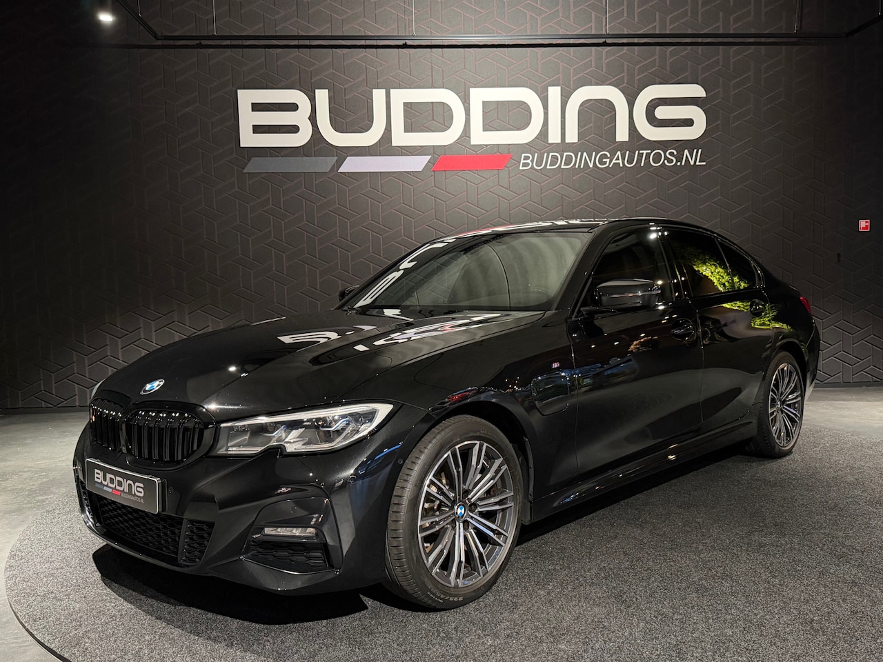 BMW 3-serie - 320e Business Ed | M-sport | Laser | Camera - AutoWereld.nl
