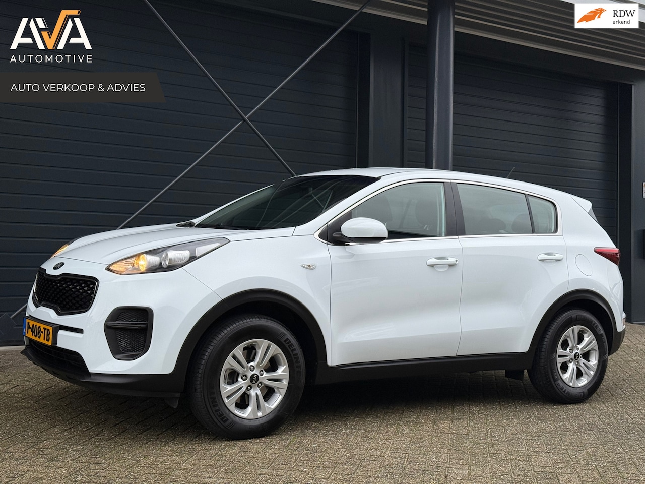 Kia Sportage - 1.6 GDI ComfortLine Navigator 1.6 GDI ComfortLine Navigator, Cruise control, Trekhaak, Bluethooth - AutoWereld.nl