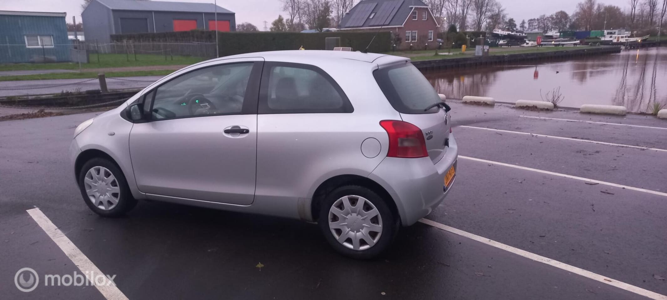 Toyota Yaris - 1.0 VVTi Spirit airco cv el ramen apk tot 2027!