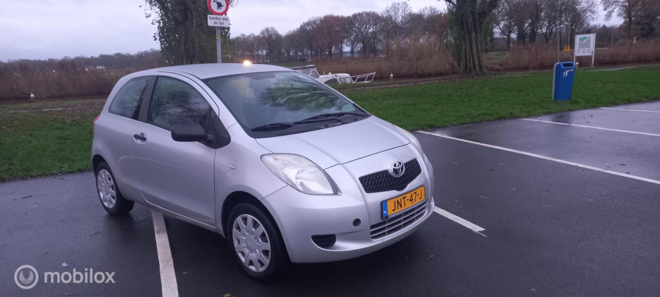 Toyota Yaris - 1.0 VVTi Spirit airco cv el ramen apk tot 2027