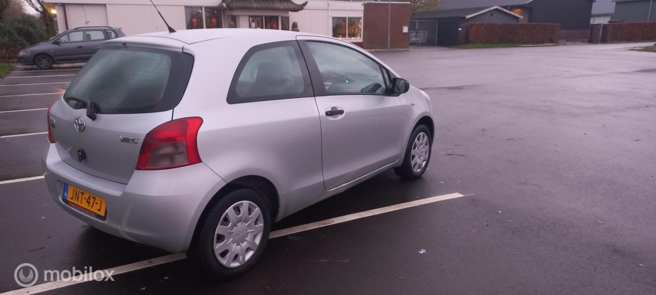 Toyota Yaris - 1.0 VVTi Spirit airco cv el ramen apk tot 2027