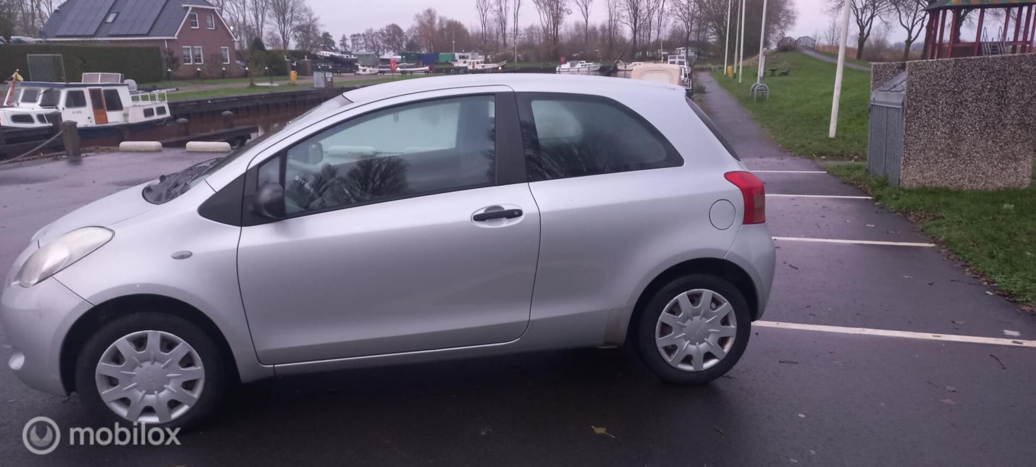 Toyota Yaris - 1.0 VVTi Spirit airco cv el ramen apk tot 2027!