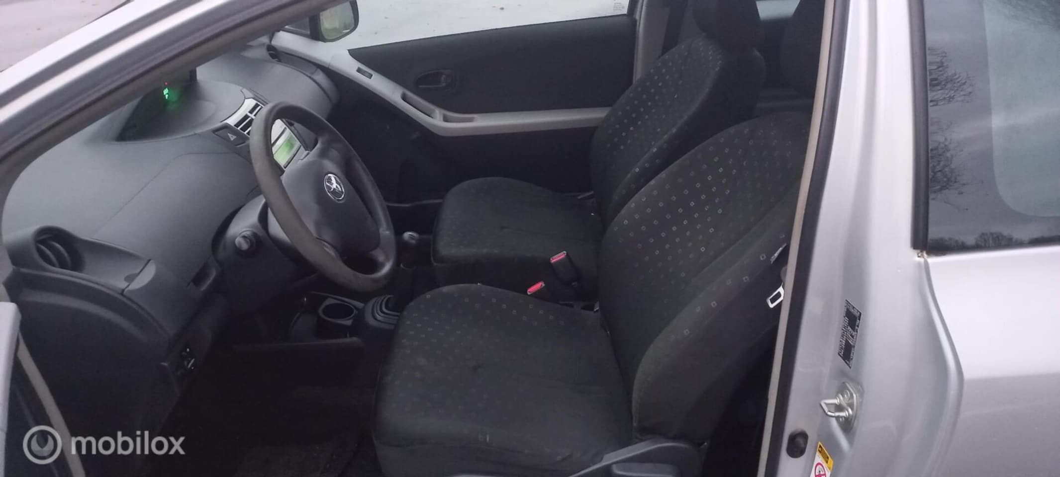 Toyota Yaris - 1.0 VVTi Spirit airco cv el ramen apk tot 2027!