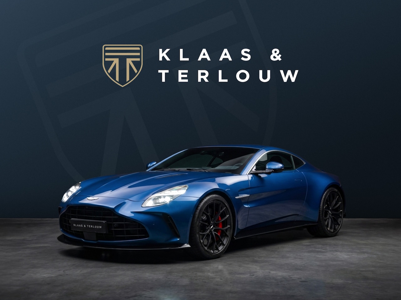 Aston Martin V8 Vantage - 4.0 Coupe 25MY / 21 Inch Satin Black / Carbon Bucket seats Elektrisch / Apple Carplay / Le - AutoWereld.nl