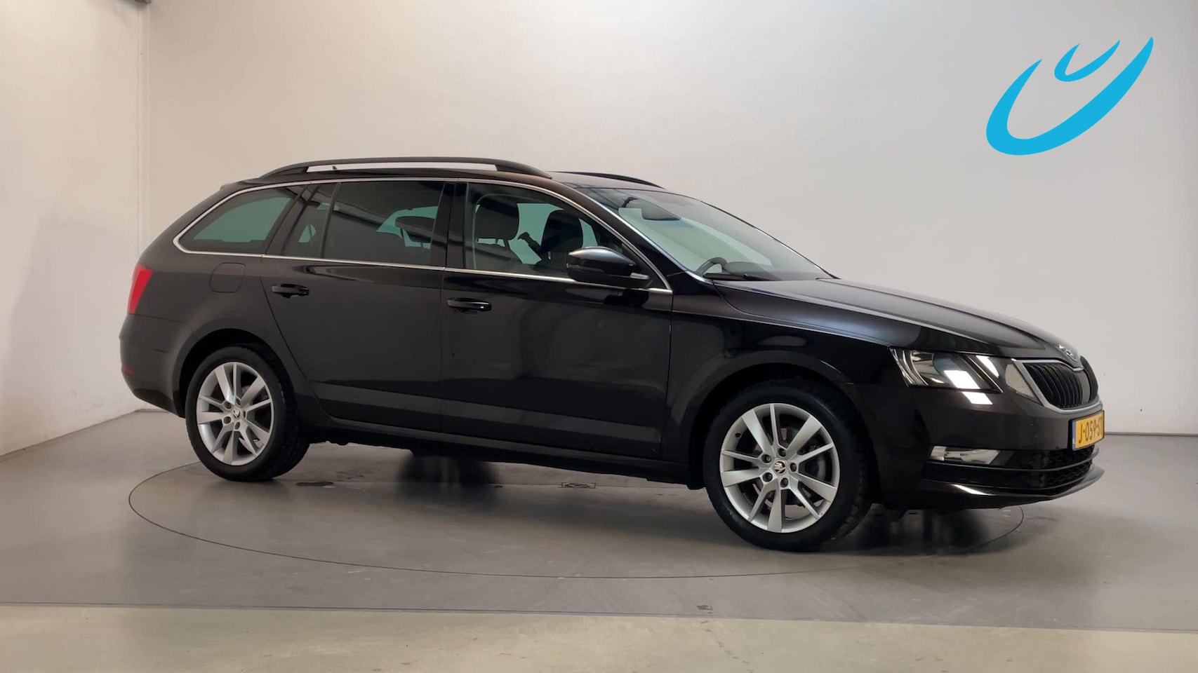 Skoda Octavia Combi - 1.5 TSI 150pk DSG Greentech Business Edition Leder-Stof Stoelverwarming Navigatie App-Conn - AutoWereld.nl