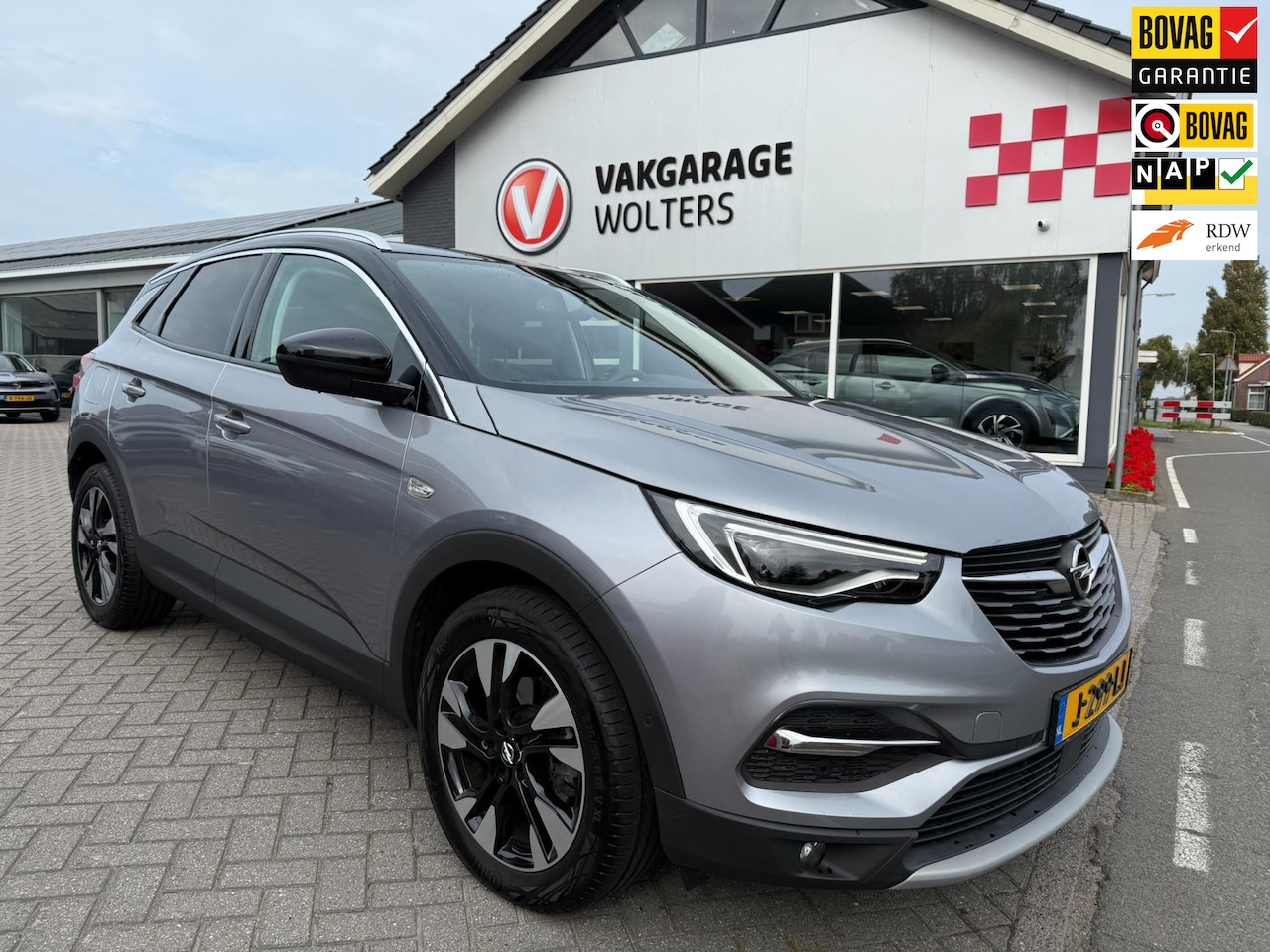 Opel Grandland X - 1.2 Turbo Innovation RIJKLAARPRIJS! - AutoWereld.nl