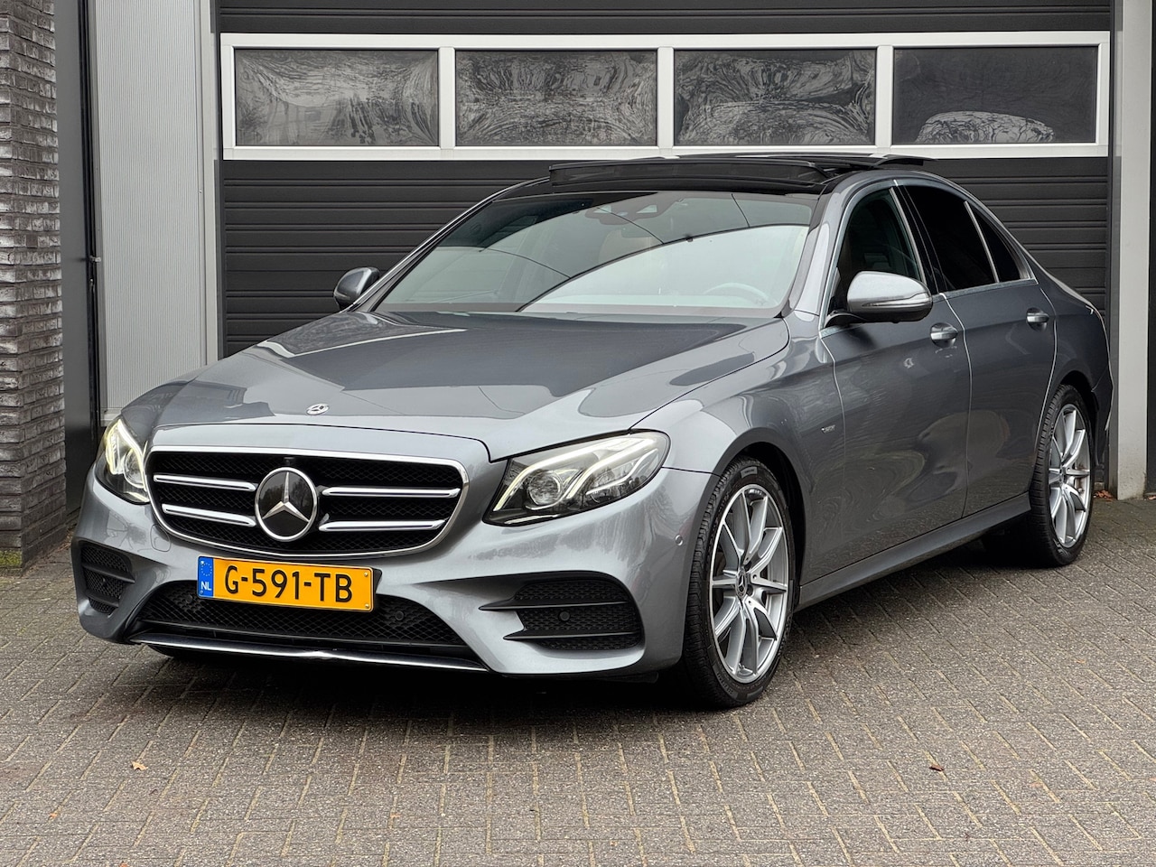 Mercedes-Benz E-klasse - 220 d AMG Sport Multibeam, Pano, 360 Camera, Widescreen, Memory Stoelen, Adaptive Cruise - AutoWereld.nl