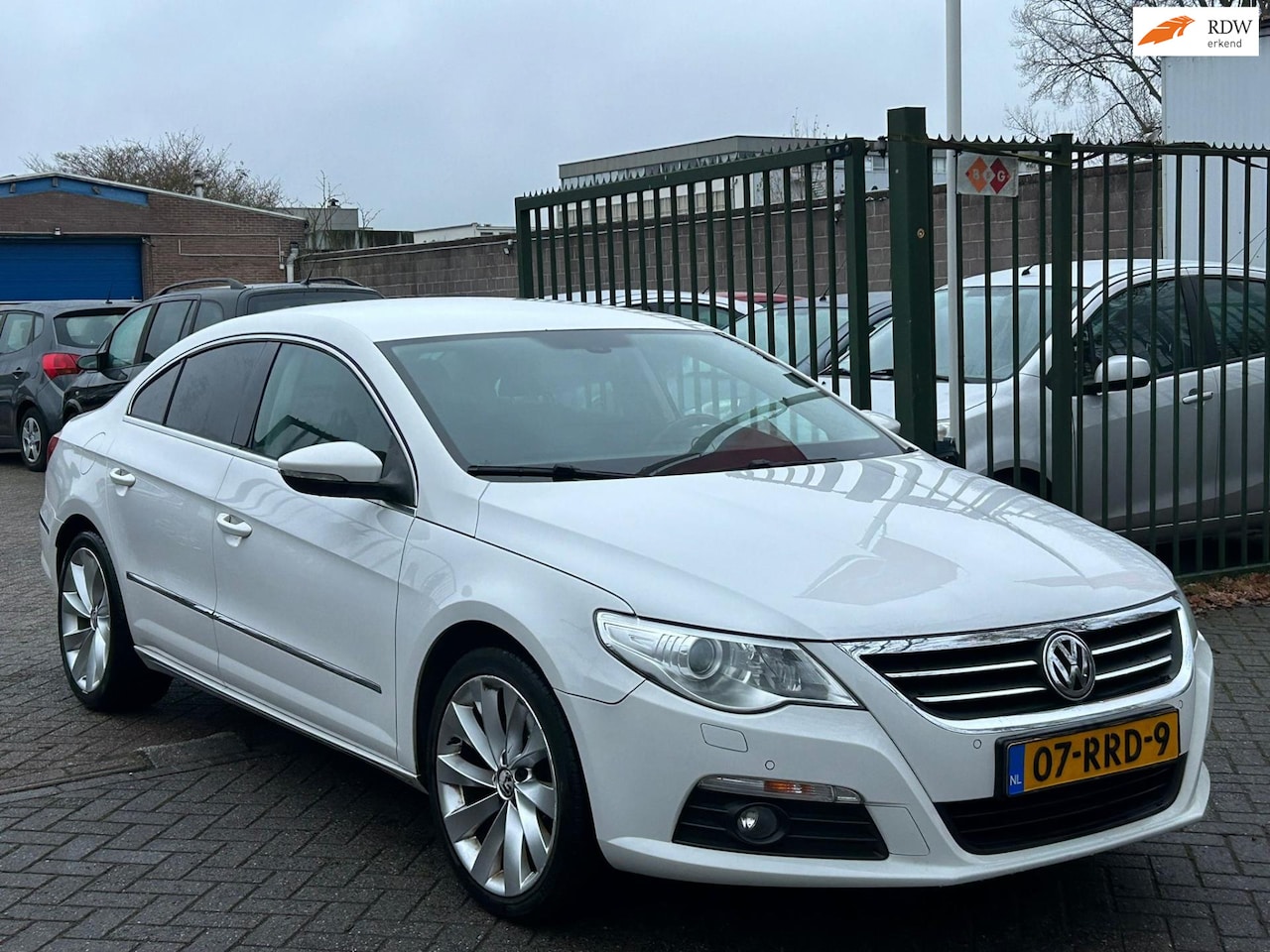Volkswagen Passat CC - 1.8 TSI 4p. Automaat zeer mooi auto airco cruis control navigatie parkeer sensor - AutoWereld.nl