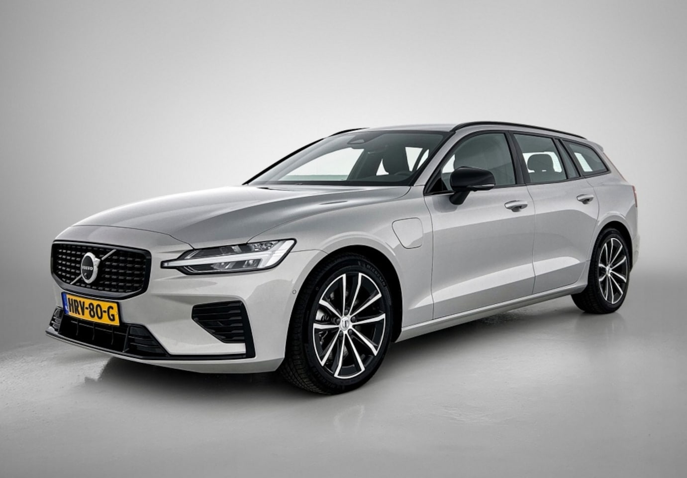Volvo V60 - T6 Plus Dark | 360* | Nappa Sport | Trekhaak | Zwarte hemel | - AutoWereld.nl