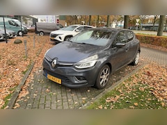 Renault Clio - TCe 90PK Intens | SENSOREN | KEYLESS | AUTOMATISCHE AIRCO | NAVIGATIE |