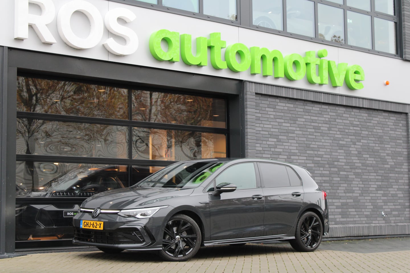 Volkswagen Golf - 1.5 eTSI R-Line Business | CAMERA | SFEER | ACC | 18 INCH | CARPLAY | - AutoWereld.nl