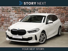 BMW 1-serie - 118i High Executive M Sport Pakket Automaat / Live Cockpit Professional / Trekhaak / Achte