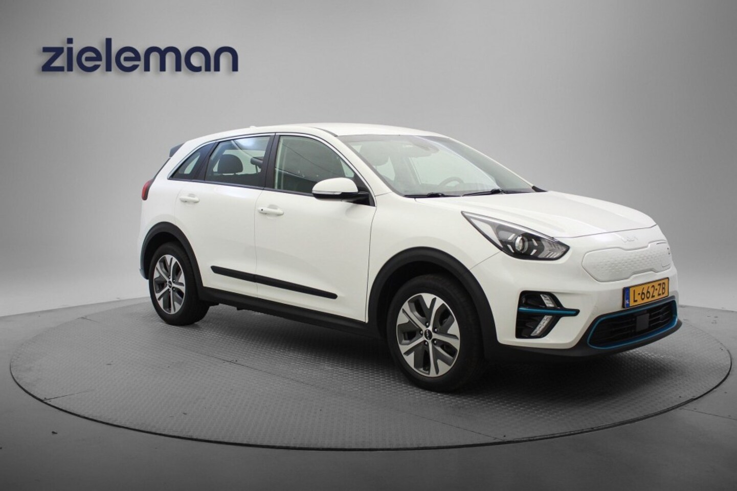 Kia e-Niro - ComfortLine 64 kWh - Carplay, Navi, Cruise, Camera, SOH 92% - AutoWereld.nl