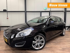 Volvo V60 - 1.6 T4 Summum / AUTOMAAT / LEDER / MEMORY SEATS / CLIMA /