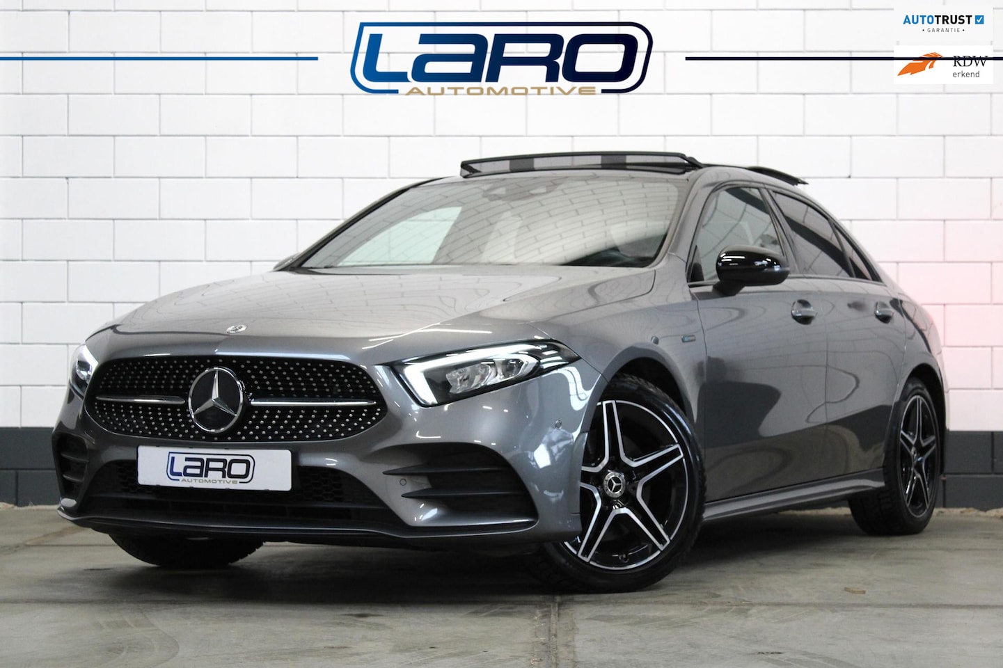 Mercedes-Benz A-klasse - 250 e AMG Limousine | Trekhaak Sfeer Cam Wide CarPlay Stoelverw. - AutoWereld.nl