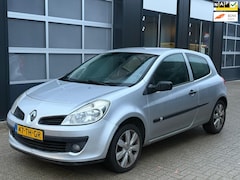 Renault Clio - 1.4-16V Expression Trekhaak Airco