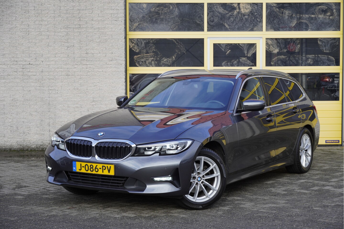 BMW 3-serie Touring - 320i 184PK! Automaat Executive Edition BJ2020 Lmv 17" | Led V+A | Pdc | Navi | Elek. achte - AutoWereld.nl