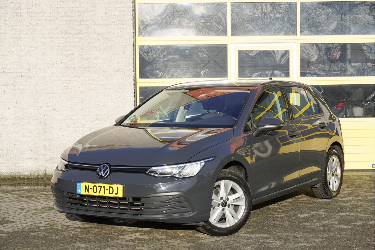 Volkswagen Golf - 1.0 TSI Life BJ2021 Lmv 16" | Led V+A | Pdc | Navi | App-Connect | Dashboard verlichting | - AutoWereld.nl