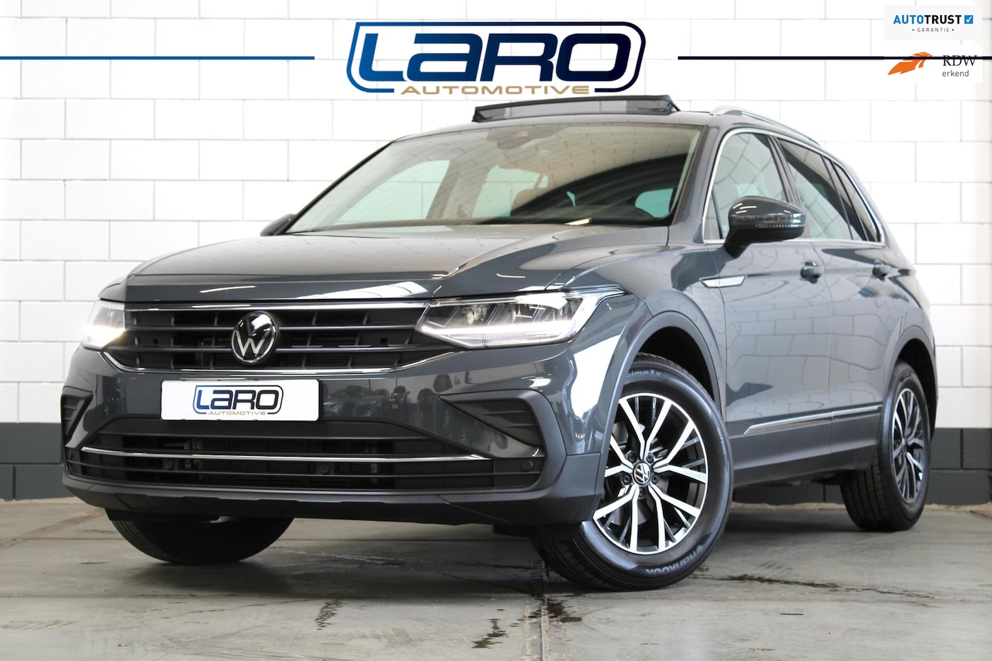 Volkswagen Tiguan - 1.5 TSI 150 pk Life Business | Pano ACC Camera LED CarPlay Fabrieksgarantie Winterpack - AutoWereld.nl