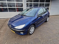 Peugeot 206 - 1.4 Gentry ( A.P.K. tot januari 2027